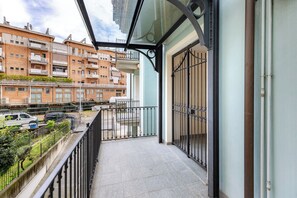 Property grounds - Luce Apartment with free parking (Alba)