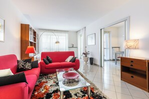 Smart TV - Luce Apartment with free parking (Alba)