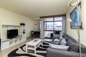 Apartment, Smoking