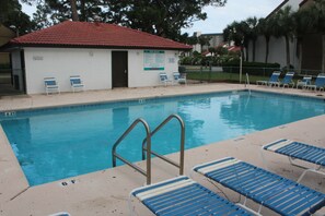 Piscine extérieure, piscine chauffée