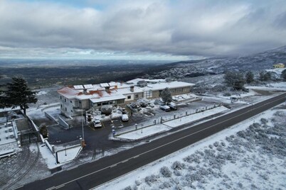 Huge 3 Bedrooms Balcony Flat for 8 pax Estrela