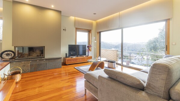 4 bedrooms - Gorgeous Villa Looking to Douro (Gondomar)