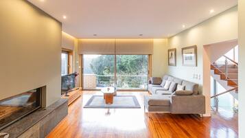 4 bedrooms