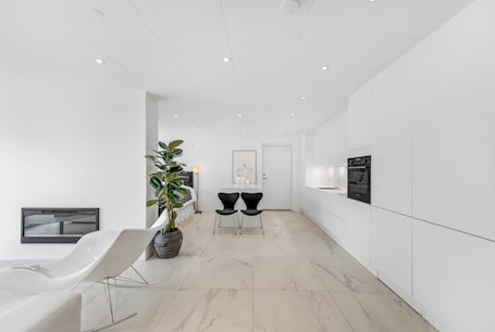 Apartment, 1 Bedroom, Smoking, Fireplace | Interior