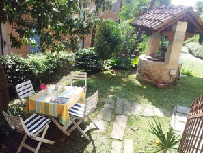 Outdoor dining - Magic Garden - Historic Farmhouse with Private Garden - Casa Ortensie (Luino)