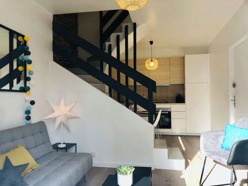 La "P'tite Maison" near the banks of the Loire River