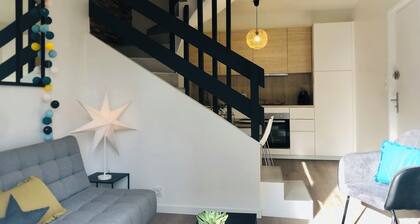 La "P'tite Maison" near the banks of the Loire River