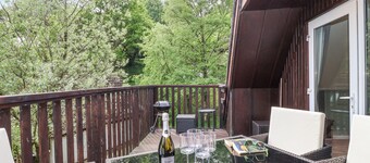 23 Valley Lodge With Hot Tub