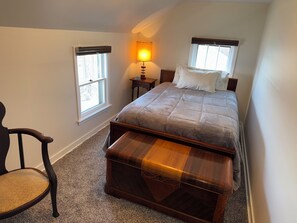 4 bedrooms, desk, free WiFi, bed sheets