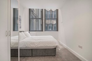 2 bedrooms, iron/ironing board, Internet, bed sheets
