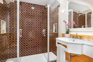 Chambre Double Deluxe, vue ville | Salle de bain