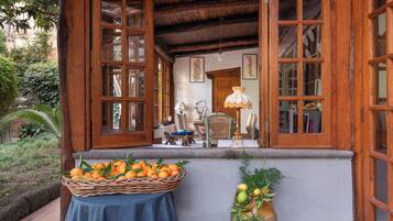 Café da manhã com buffet grátis todos os dias