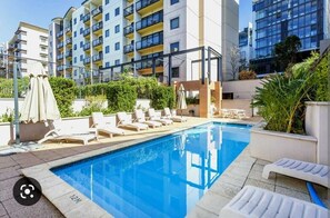 Outdoor pool - Perth City Stay | 2BR w/ Pool, Gym, Parking | Walk to Quay, Kings Park, PCEC (Perth)