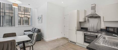 Fridge, microwave, oven, coffee/tea maker