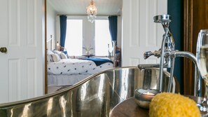 6 bedrooms, iron/ironing board, travel cot, free WiFi
