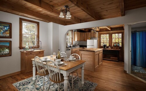 Serenity Cabin In The Woods