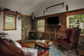 Smart-TV, Kamin, Arbeitsbereiche