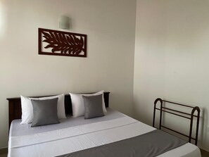 Habitación Deluxe doble, vistas al jardín | Ropa de cama de alta calidad, sistema de insonorización, wifi gratis