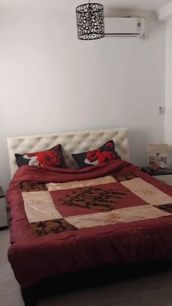 3 bedrooms, WiFi, bed sheets