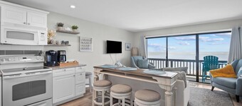 Ocean Front, Pet Friendly, Neighborhood Pool - 727 North Hampton Ct