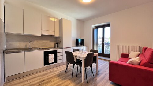 Rocchesi Apartments - Two-room apartment with small balconies, ideal for couples and families