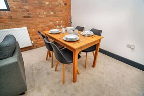 Dining - Spacious 2 Bedroom Apartment in Central Newark (Newark-on-Trent)