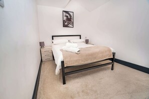 2 bedrooms, iron/ironing board, WiFi, bed sheets