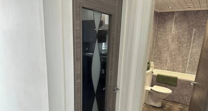 Central 3-bed Seaside Apartment - Sleeps 5