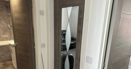 Central 3-bed Seaside Apartment - Sleeps 5