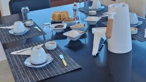 Kaffee und/oder Kaffeemaschine