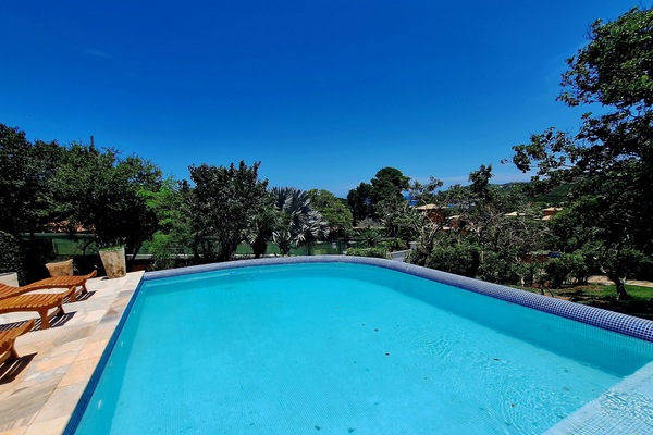 15 outdoor pools, pool umbrellas, sun loungers