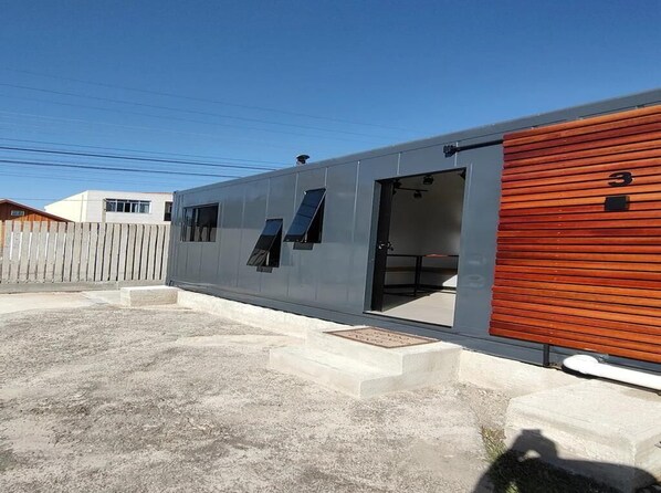 Exterior - Complete 18 m² studio in a container with thermal insulation, excellent location (Pinheirinho Curitiba)
