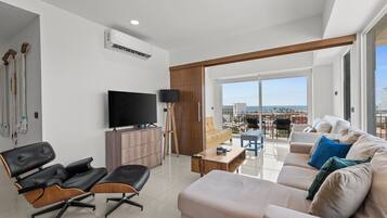 Familienapartment | Wohnbereich | LED-Fernseher