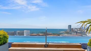 Outdoor pool, sun loungers
