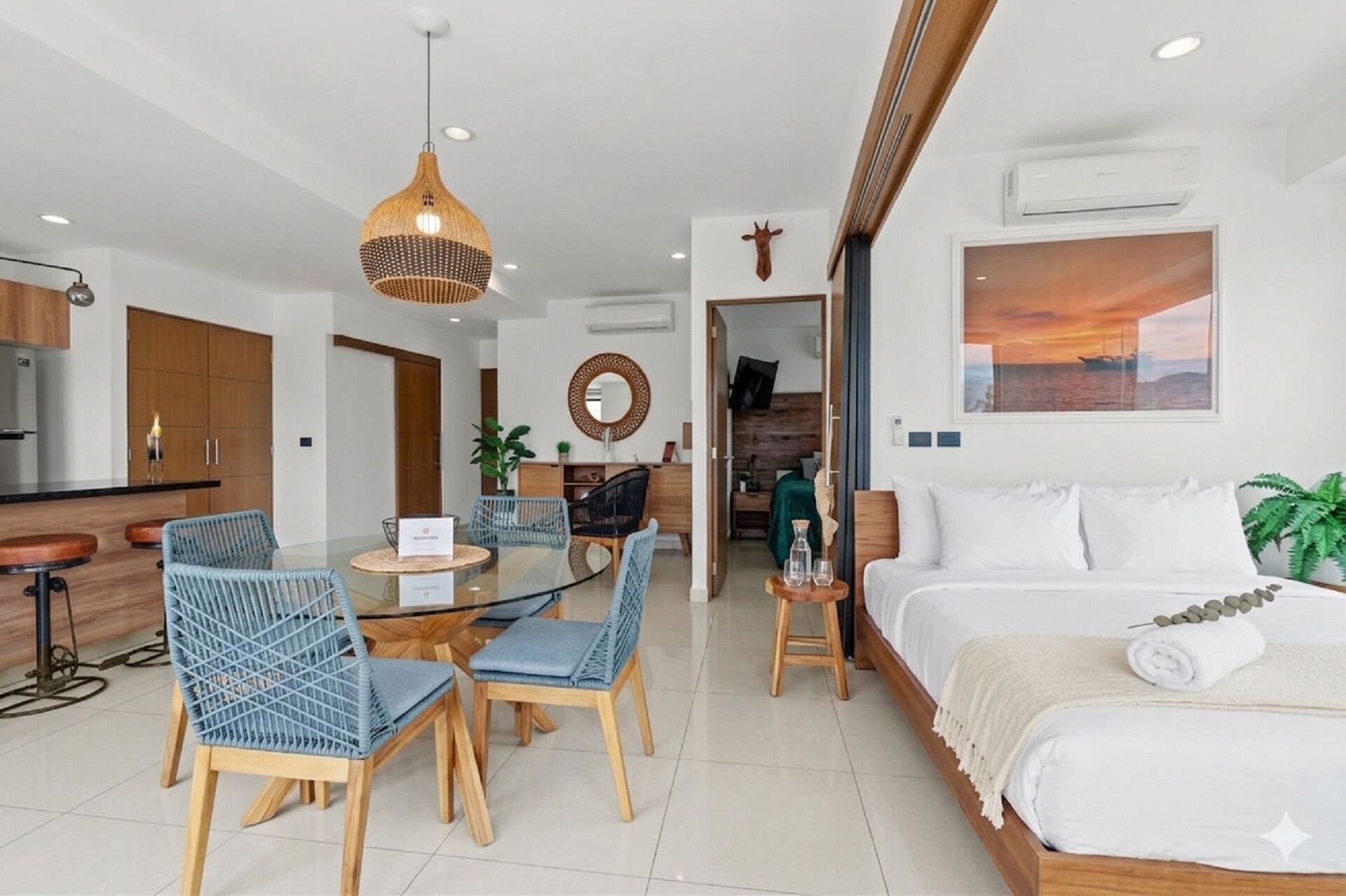 Departamento Deluxe | Ropa de cama de alta calidad y caja de seguridad en la habitación 
