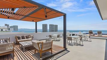 Apartment | Outdoor dining