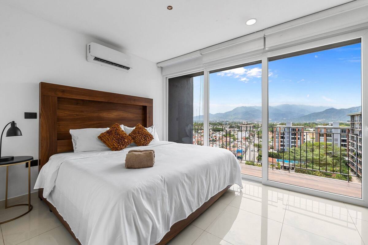 Apartamento junior | Ropa de cama de alta calidad y espacio para trabajar con un portátil