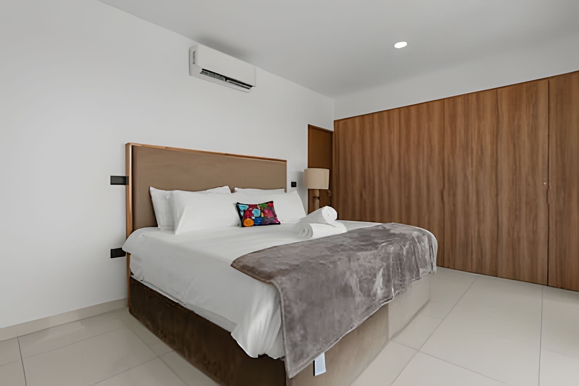 Gallery Apartment | Egyptian cotton sheets, premium bedding, blackout drapes, soundproofing