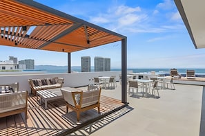 Outdoor dining - Zoho Skies by Monyxbnb (Puerto Vallarta)