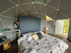 Tent, 1 Katil Raja (King) | Wi-fi percuma, cadar katil 