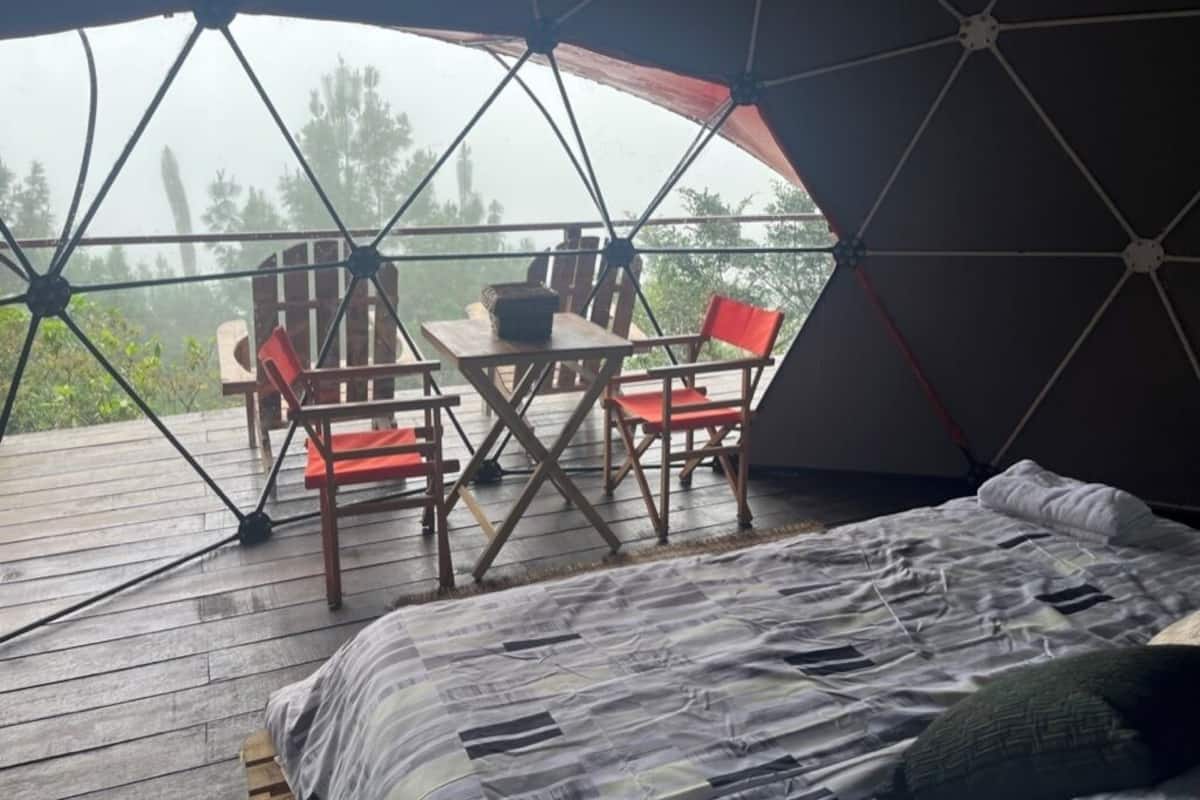 Tienda de campaña panorámica, 1 cama King size, vista a la montaña | Wifi gratis