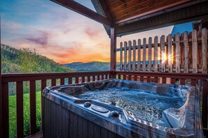 Outdoor spa tub - Beautiful Views, Spacious, Hot Tub, Easy Access Roads, & Free Attractions! (Sevierville)