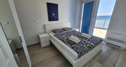 Spacious 5-Bedroom Family Villa with Pool