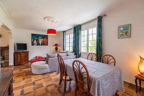 Dining - Kersouri - grande maison, proche plages (Plestin-les-Grèves)