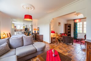 TV - Kersouri - grande maison, proche plages (Plestin-les-Grèves)
