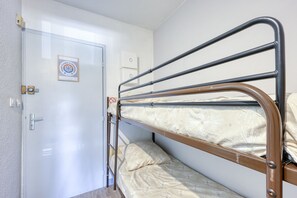 Iron/ironing board, free WiFi