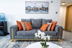 Living area - New Posh, Prime 1 Br with Live Sports & Swim Pool (Nairobi)