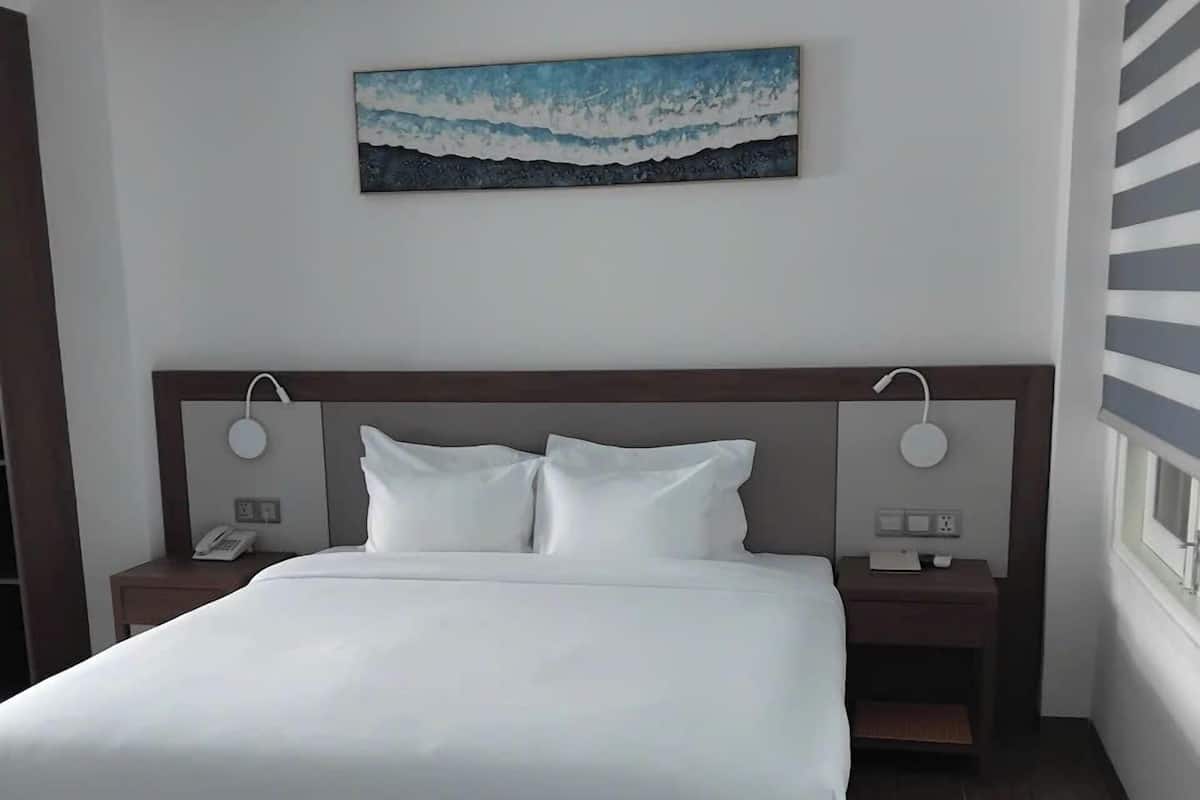 Luxury Penthouse | 1 bedroom, premium bedding, memory foam beds, minibar