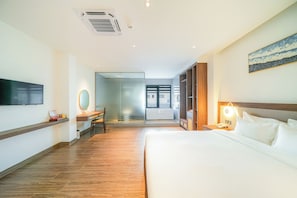 Literie de qualité supérieure, matelas mémoire de forme, minibar, bureau