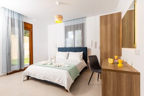 2 室のベッドルーム、アイロン / アイロン台、WiFi (無料)、ベッドシーツ